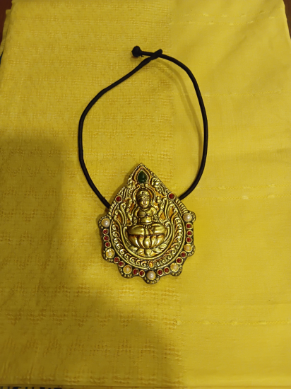 F0il painted wood tanjore pendant 