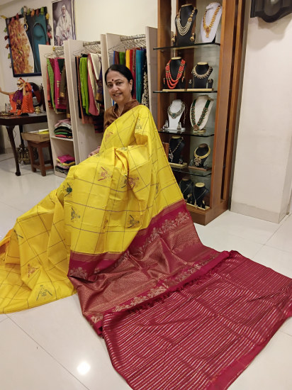 Borderless Body checks with butte Ahimsa Silk Saree