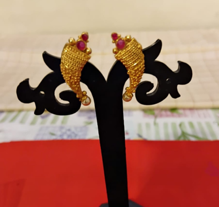Gold plated stud 