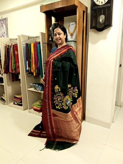Mulberry Silk With 3D Mural