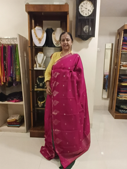 Vairaoosi zari border woven silk with contrast blouse 