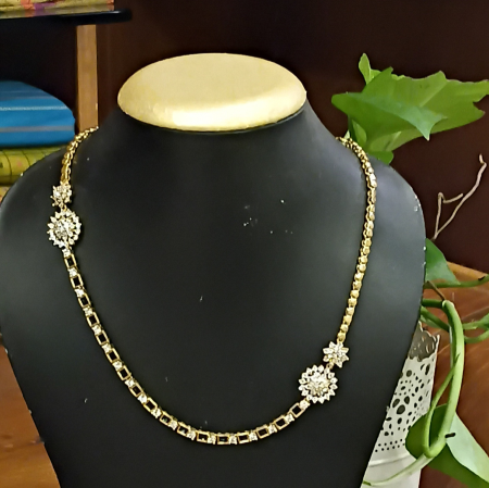 Square shaped zircon aaram 