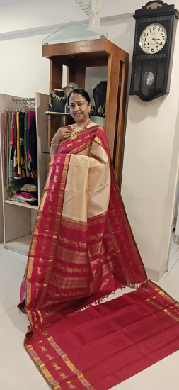 Korvai double pettu saree with bull motive woven with rich butte in body